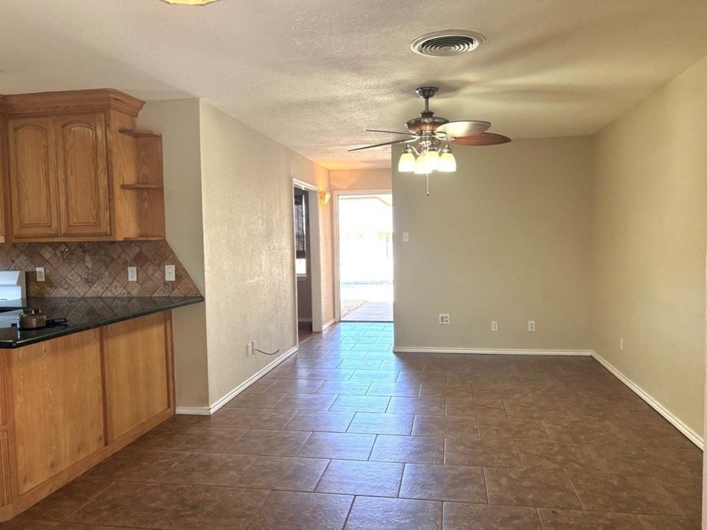 4423 Gulf Ave - Photo 5 of 29