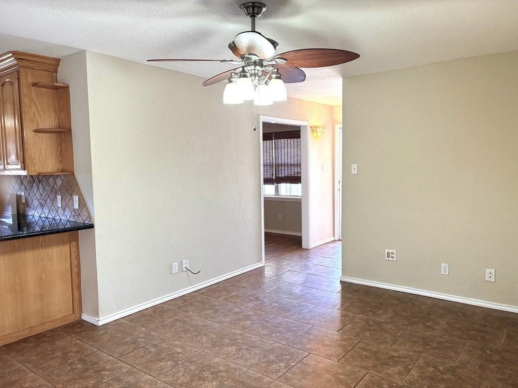 4423 Gulf Ave - Photo 6 of 29