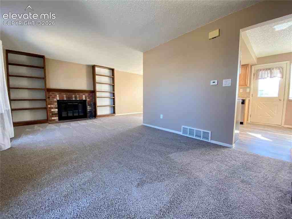 8001 Horizon Dr - Photo 3 of 13
