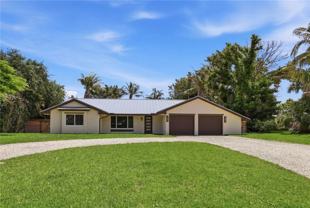 726 Live Oak Ln - Photo 1 of 1