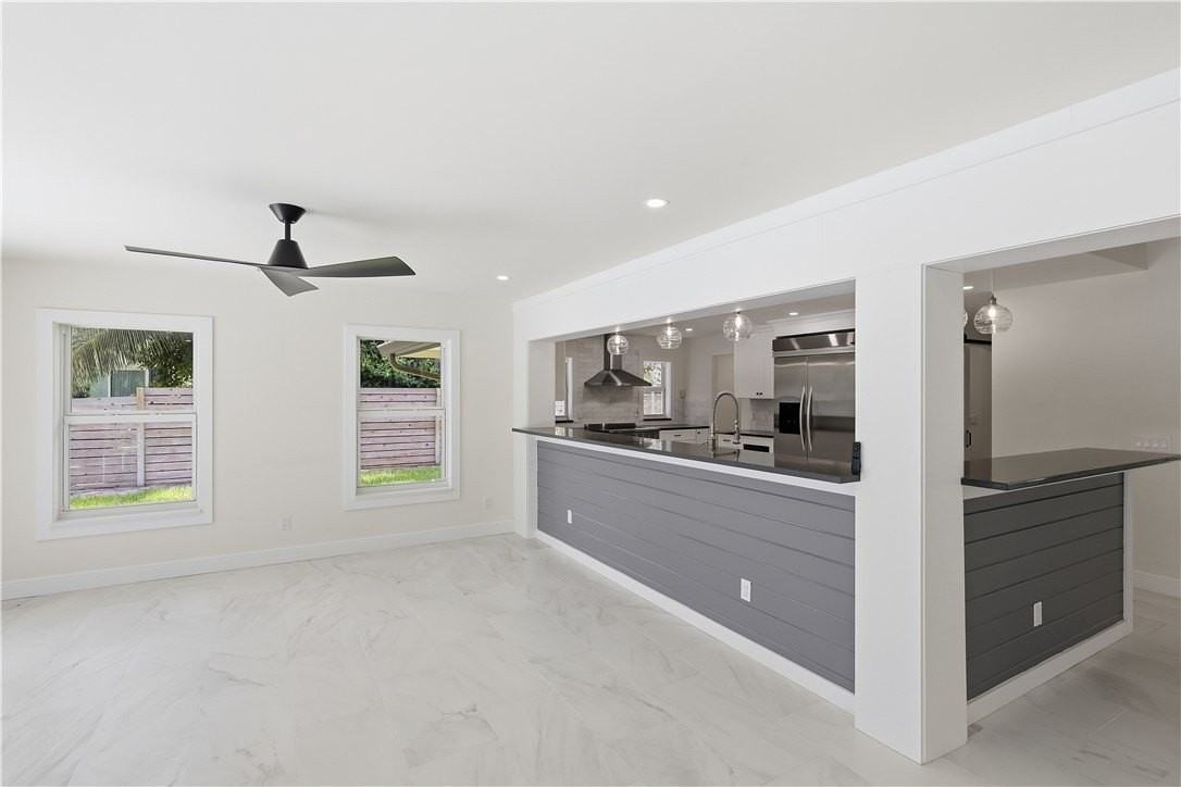 726 Live Oak Ln - Photo 6 of 24