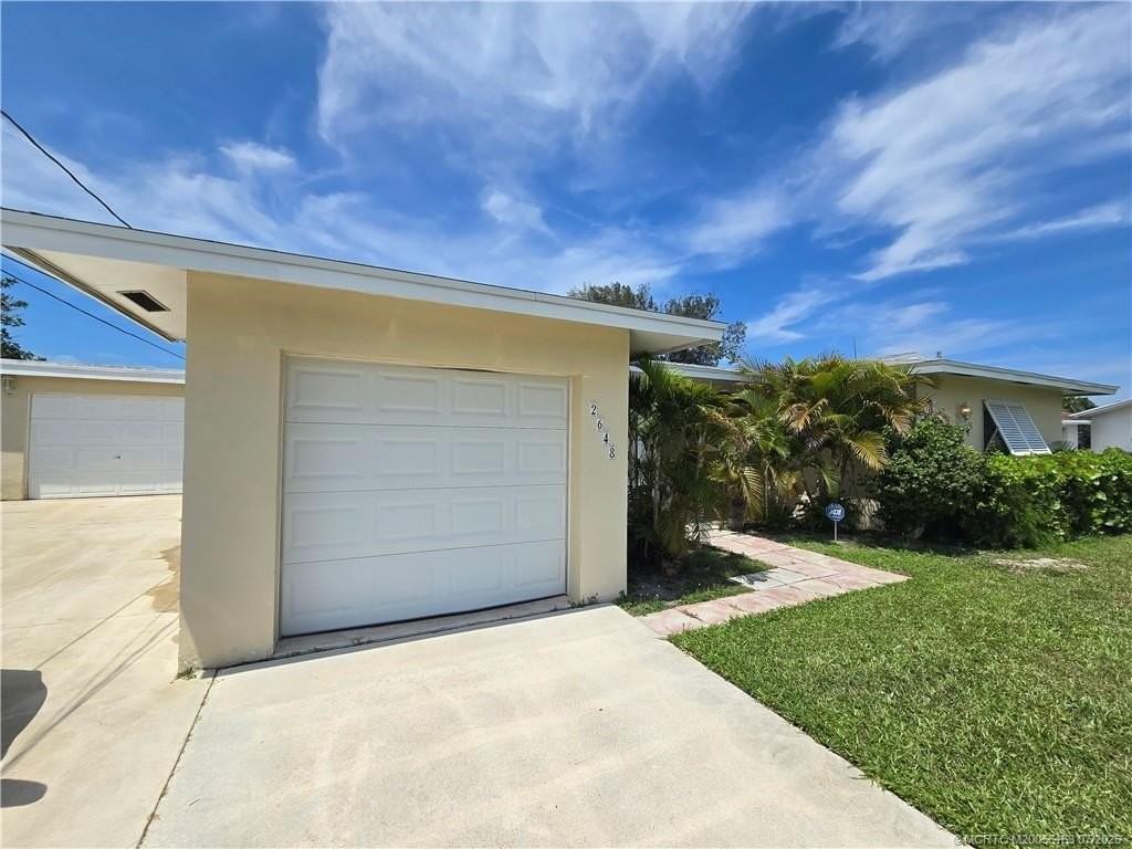 2648 Rockcrest Ct - Photo 2 of 47