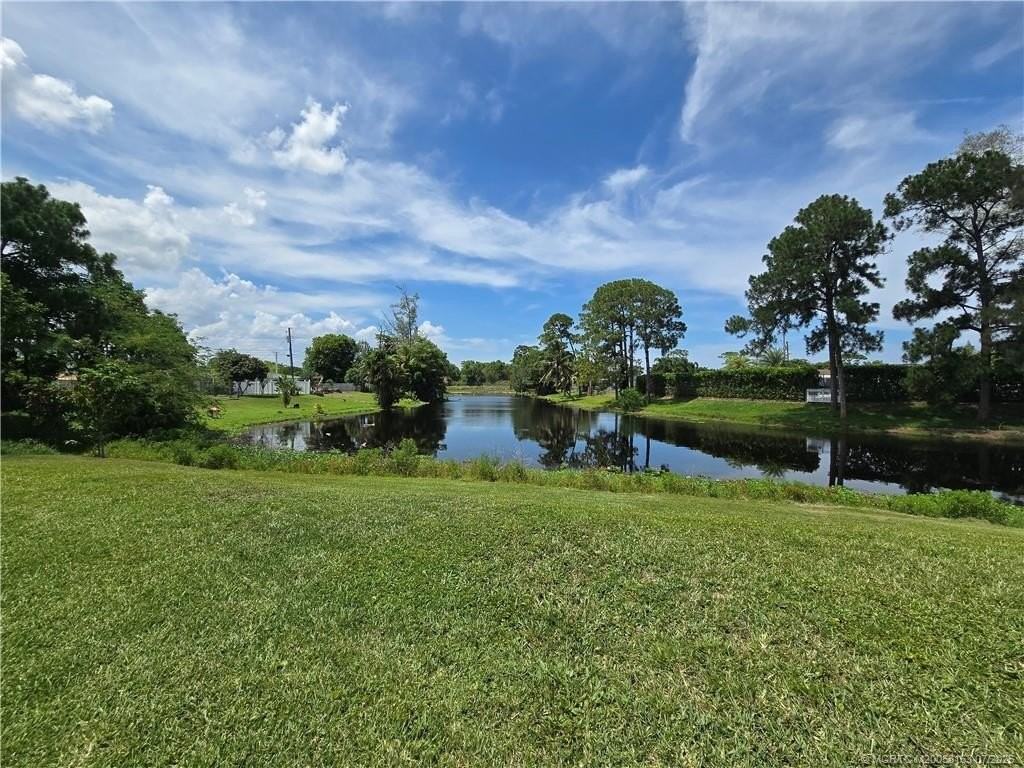 2648 Rockcrest Ct - Photo 3 of 47