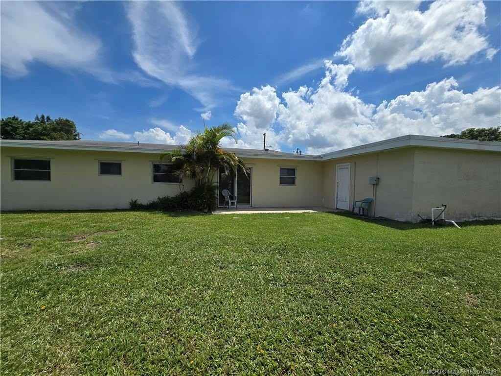 2648 Rockcrest Ct - Photo 4 of 47