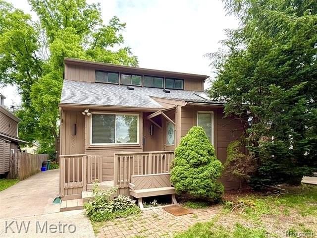799 Emmons Ave - Photo 2 of 30