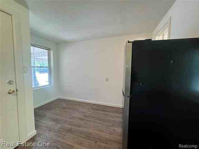 507 Lakeville Rd #9 - Photo 4 of 5