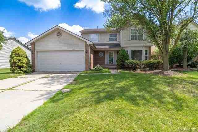 42091 Greenwood Dr - Photo 3 of 44