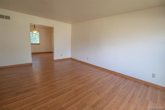 42091 Greenwood Dr - Photo 5 of 44