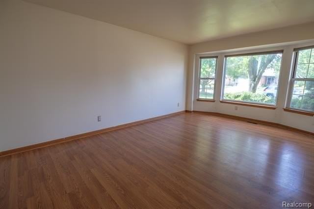 42091 Greenwood Dr - Photo 6 of 44