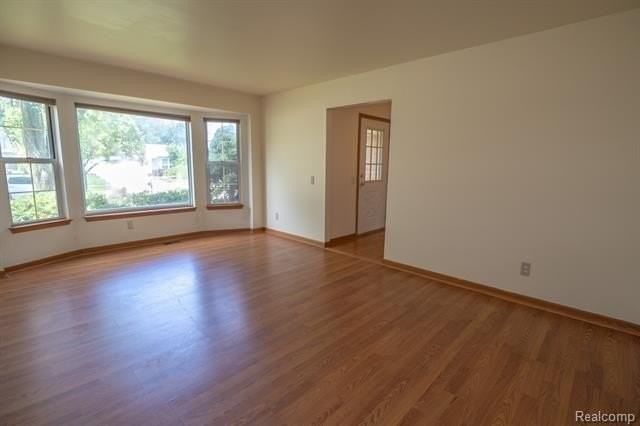 42091 Greenwood Dr - Photo 7 of 44