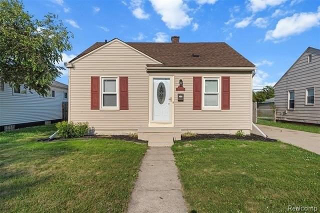 24696 Wilmot Ave - Photo 2 of 15