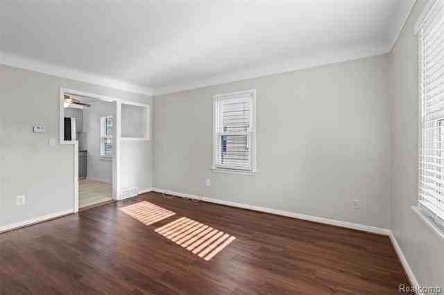 24696 Wilmot Ave - Photo 4 of 15