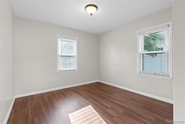 24696 Wilmot Ave - Photo 6 of 15