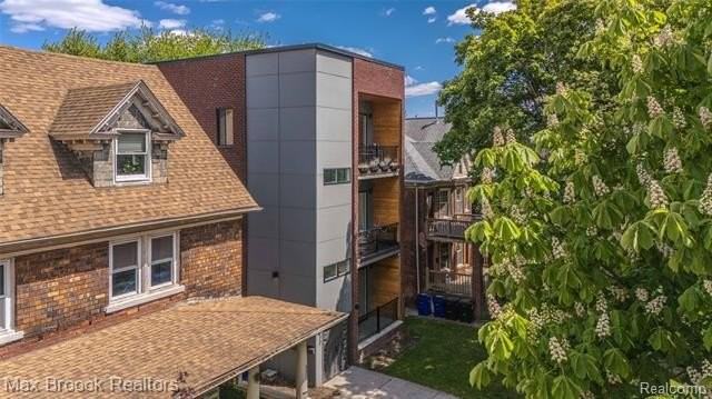 4530 Commonwealth St #1 - Photo 6 of 50