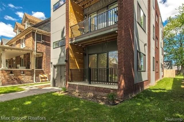 4530 Commonwealth St #1 - Photo 7 of 50