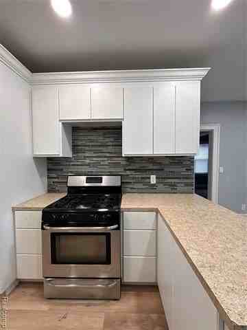 2286 Tuxedo St - Photo 5 of 16