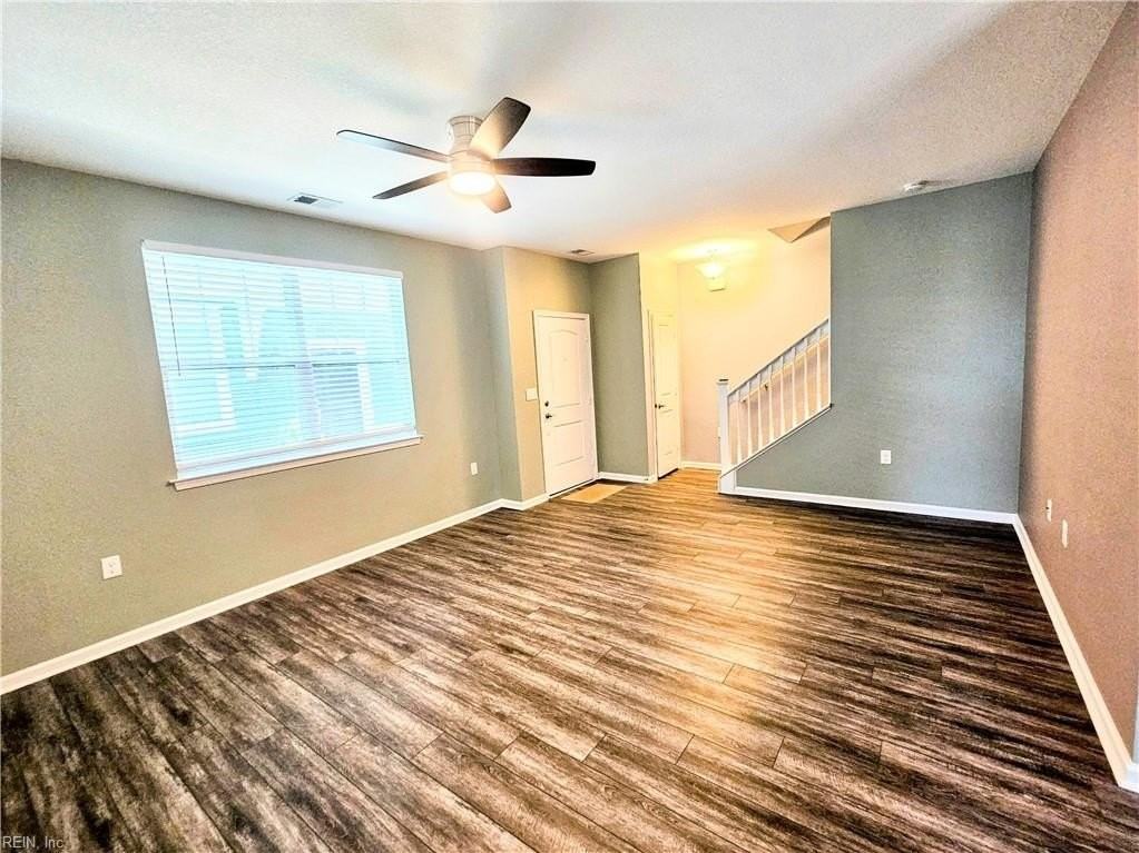 4008 Trenwith Ln - Photo 3 of 38