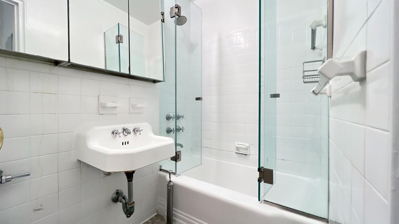 340 E 83rd St #4D - Photo 7 of 8