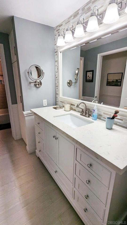 2410 Albatross St #6 - Photo 7 of 22