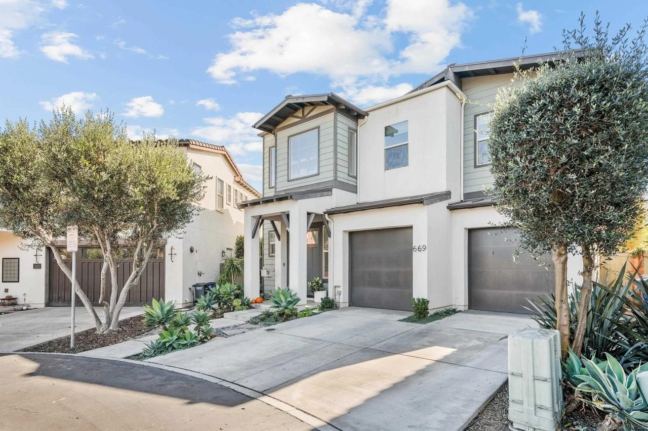 669 Calypso Pl - Photo 2 of 33