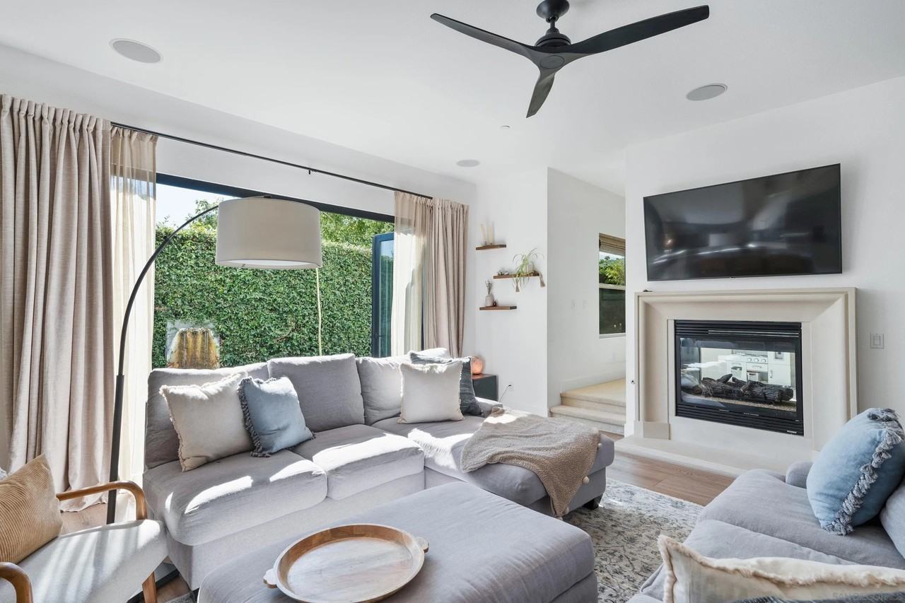 669 Calypso Pl - Photo 6 of 33