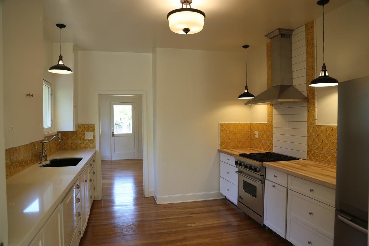 2204 Parkway Dr - Photo 4 of 6