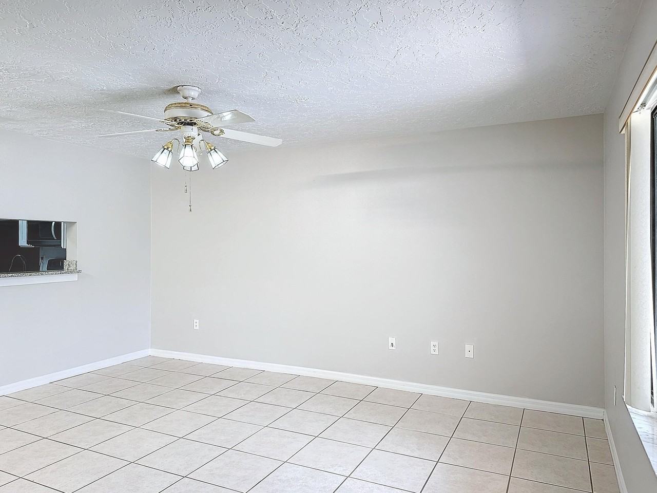 287 Nottingham Pl - Photo 5 of 26