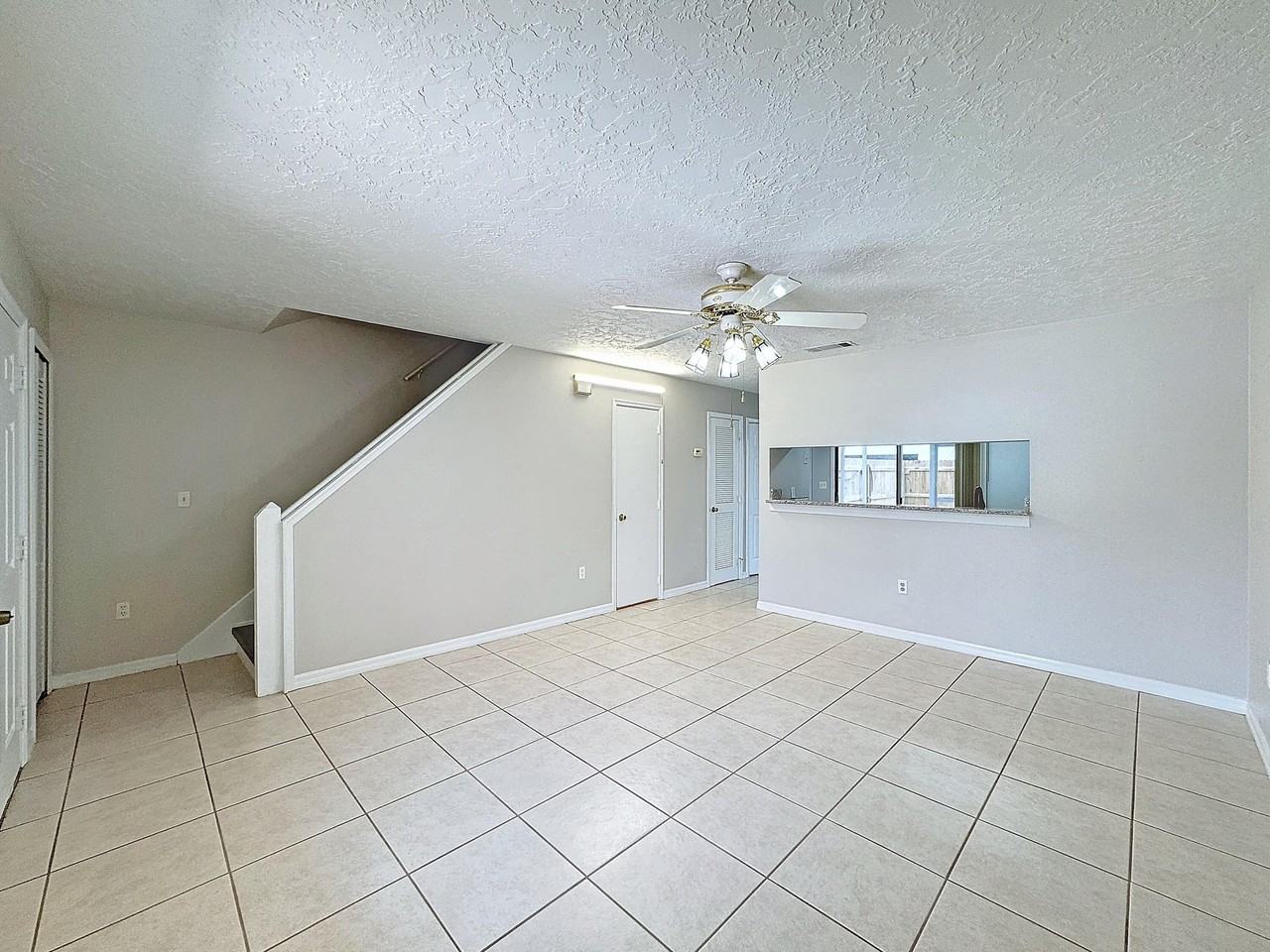 287 Nottingham Pl - Photo 7 of 26