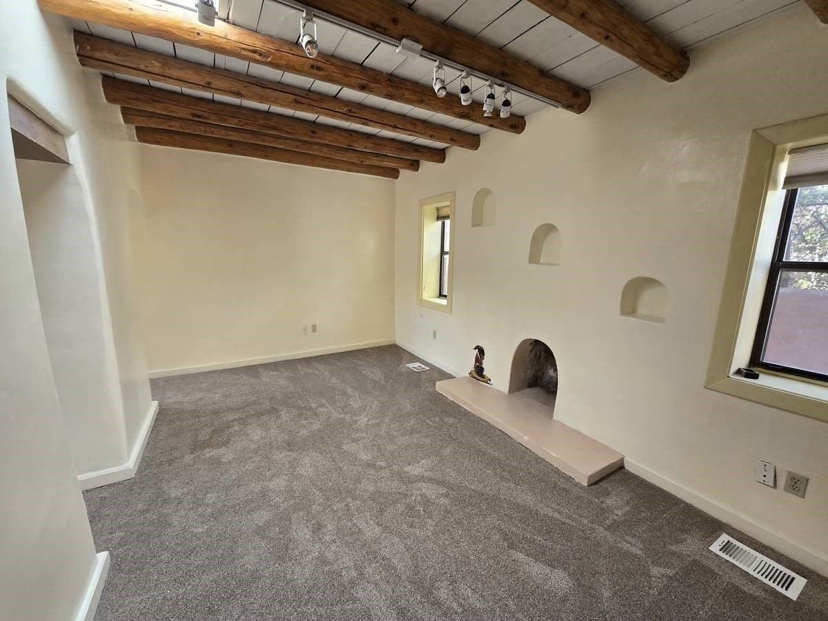 246 Casados St - Photo 2 of 10