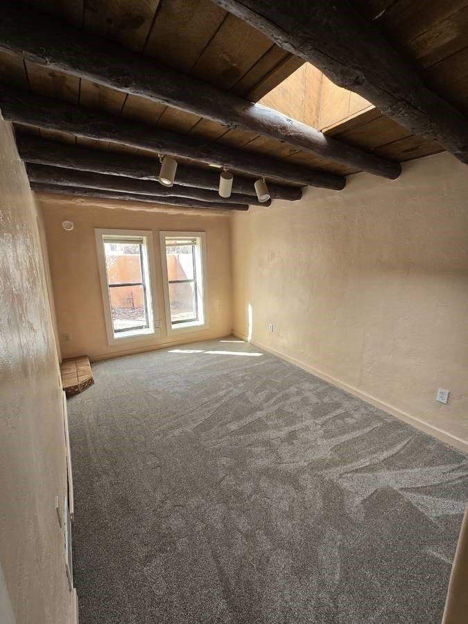246 Casados St - Photo 4 of 10