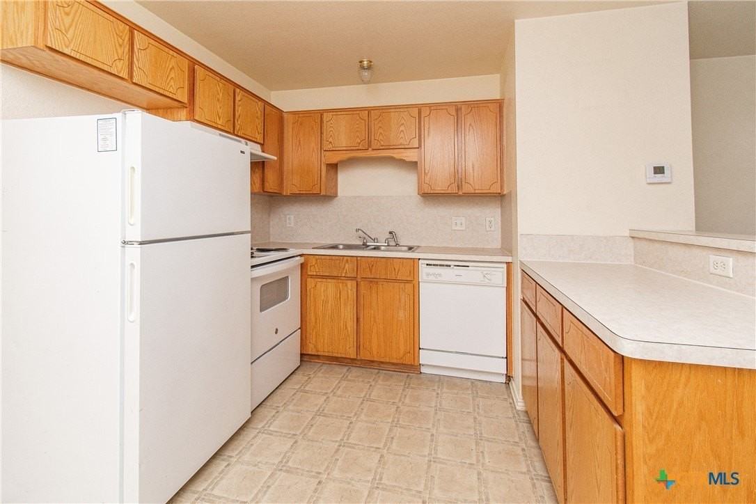 4207 Alan Kent Dr #B - Photo 5 of 15