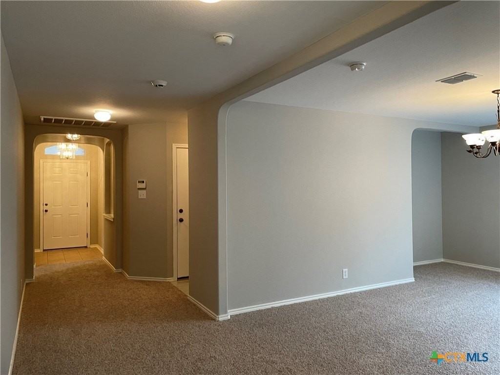 217 Roadrunner Ave - Photo 3 of 31