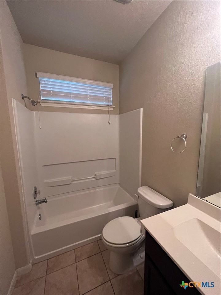 472 Copper Hill Dr - Photo 5 of 25