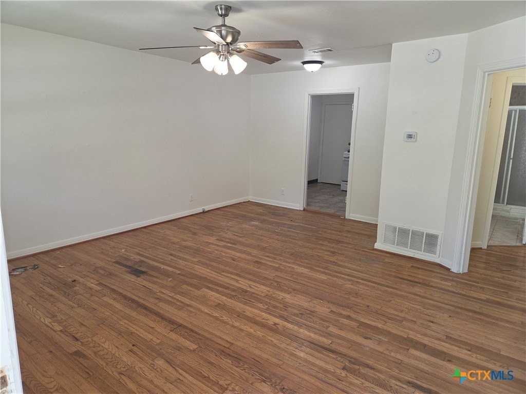 1909 S 15th St - Photo 2 of 7