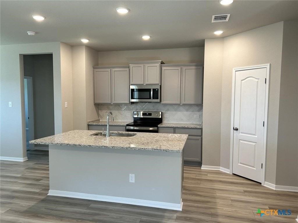 10211 Six Shooter Ln - Photo 4 of 19
