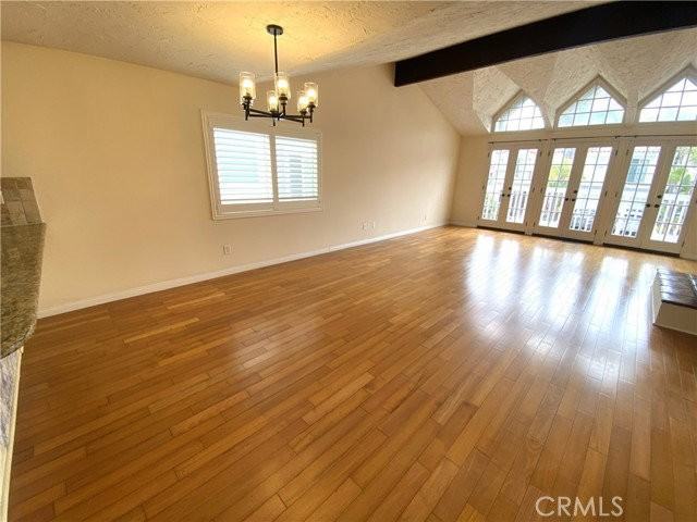 1525 Carver St - Photo 3 of 8