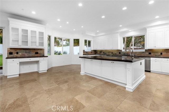 1628 9th St - Photo 6 of 7
