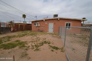 featured image of 20 E Susana St