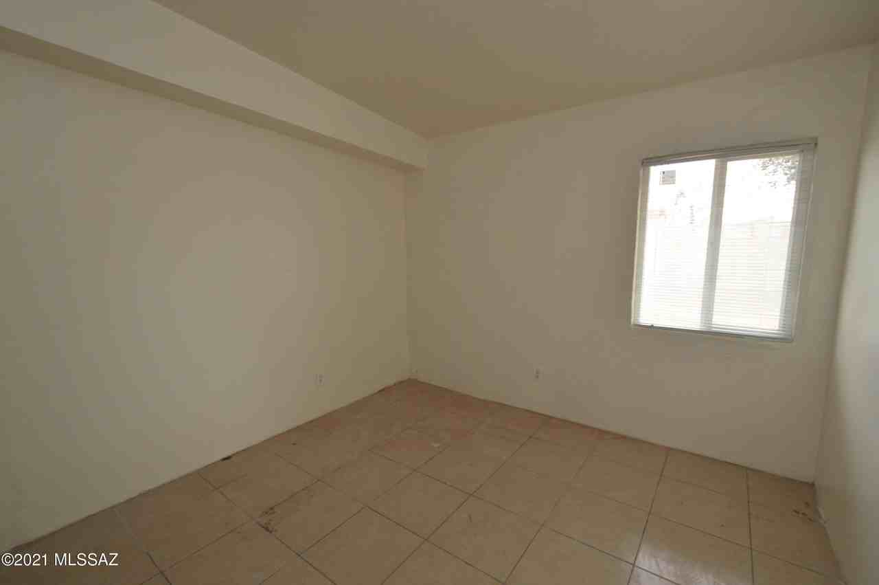 20 E Susana St - Photo 3 of 10