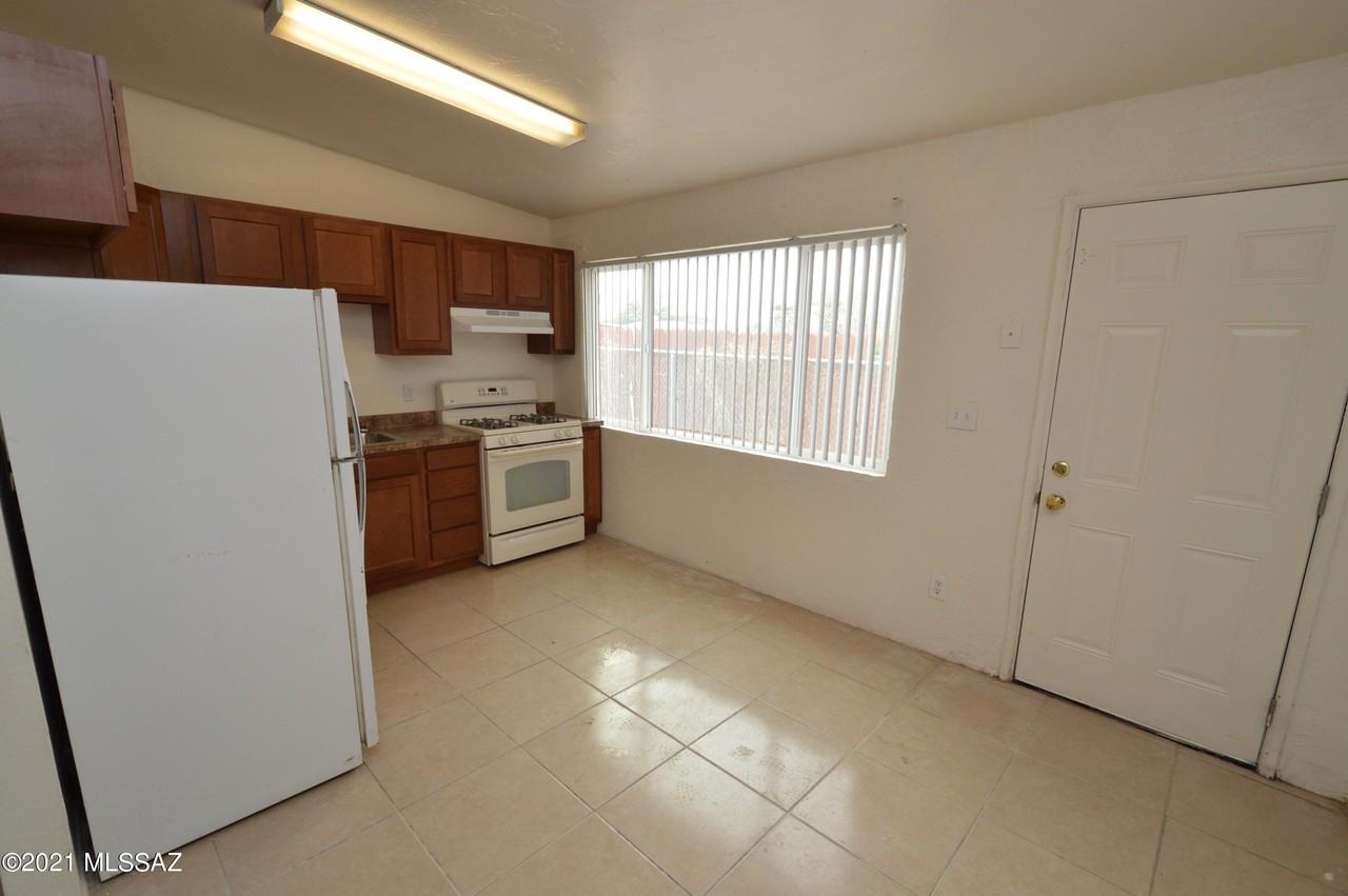 20 E Susana St - Photo 7 of 10