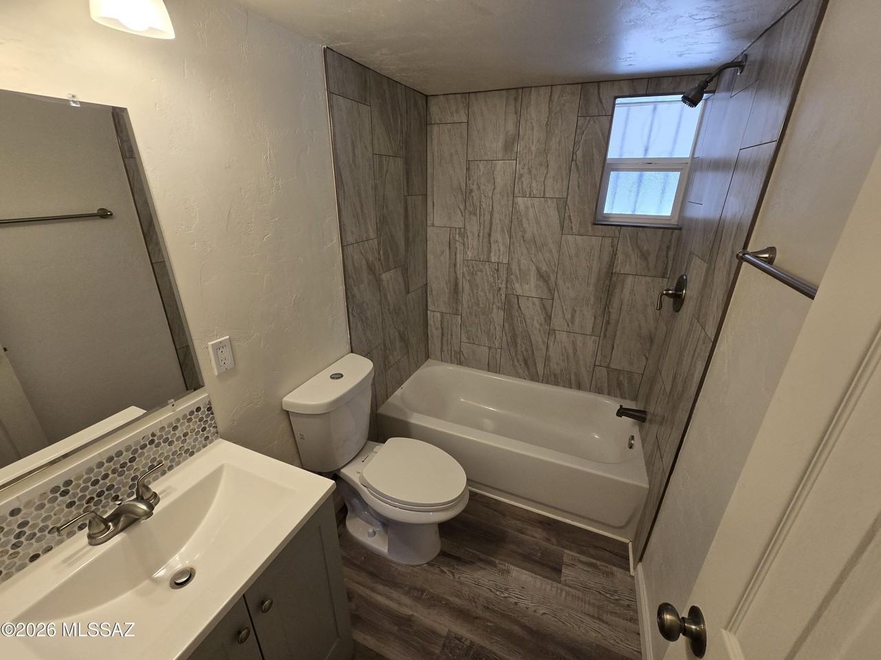 4910 E 25th St - Photo 5 of 11