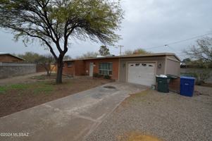 featured image of 3957 E Hampton Pl