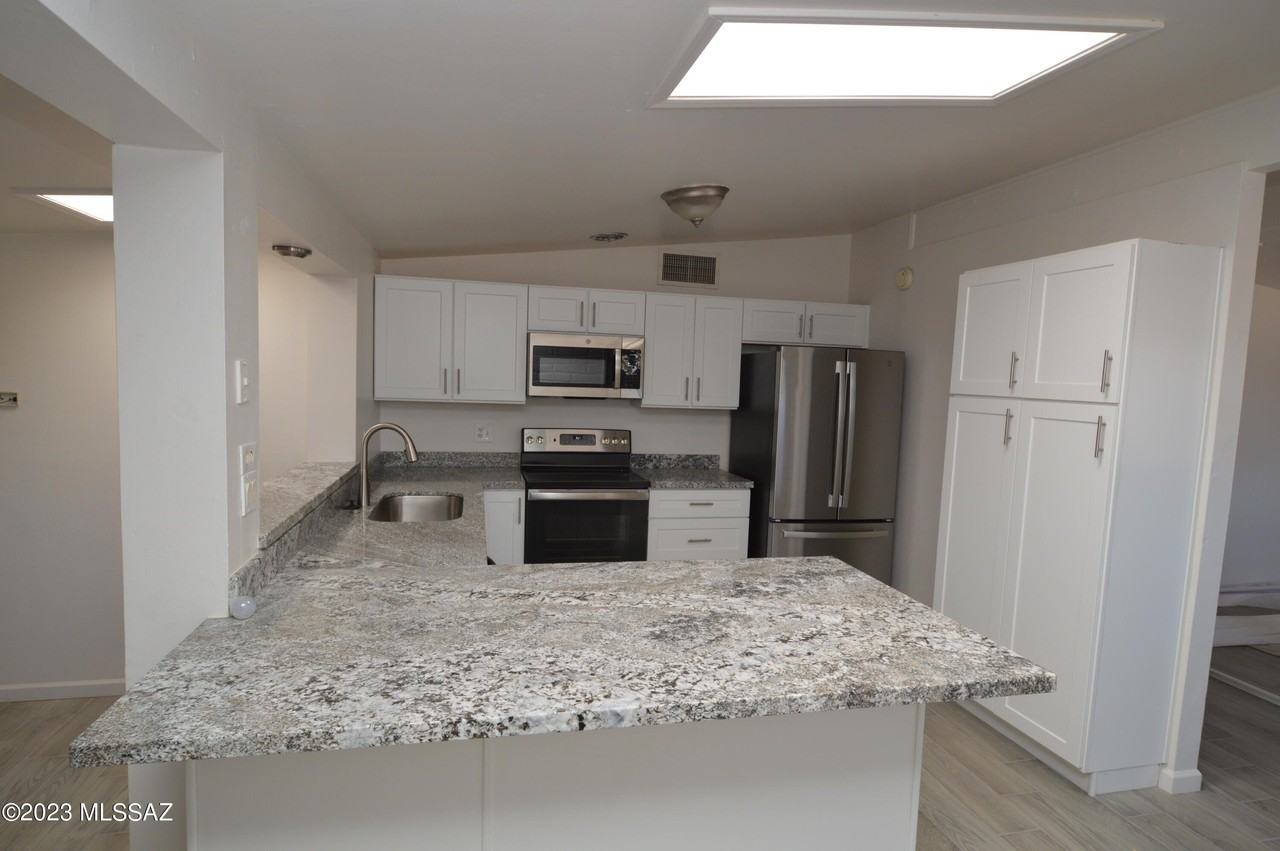 7118 E Elbow Bay Dr - Photo 5 of 17
