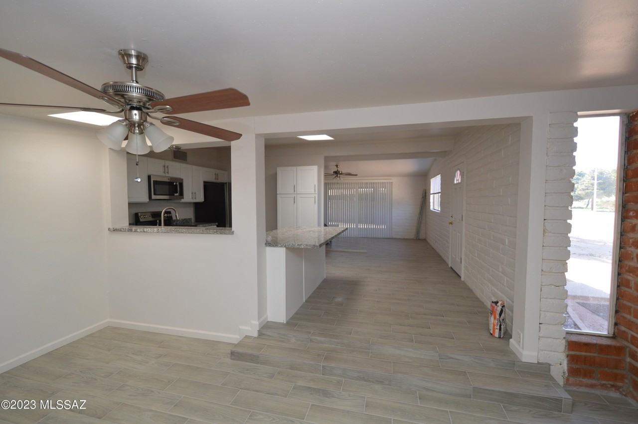 7118 E Elbow Bay Dr - Photo 6 of 17