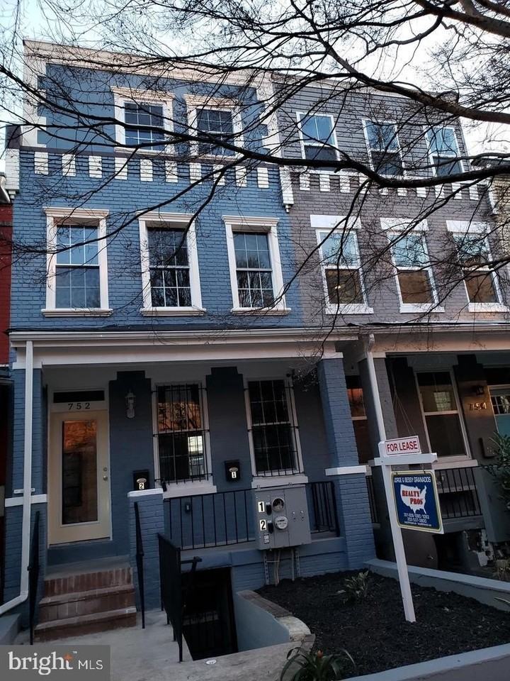 752 Lamont St Nw #2 - Photo 2 of 30