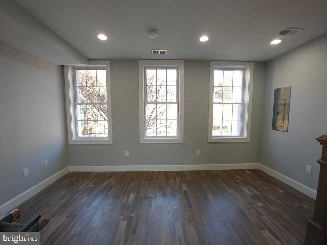 752 Lamont St Nw #2 - Photo 4 of 30