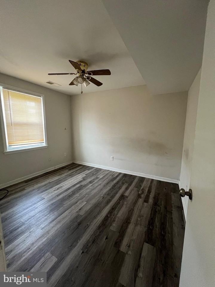 2109 Fort Davis St Se #301 - Photo 7 of 9