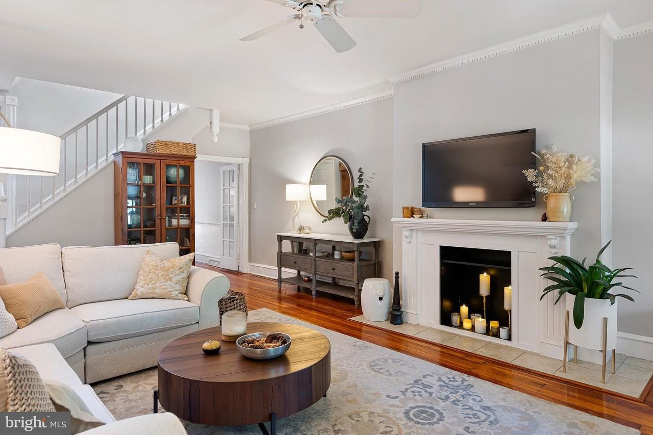 1020 Wawaset St - Photo 4 of 20