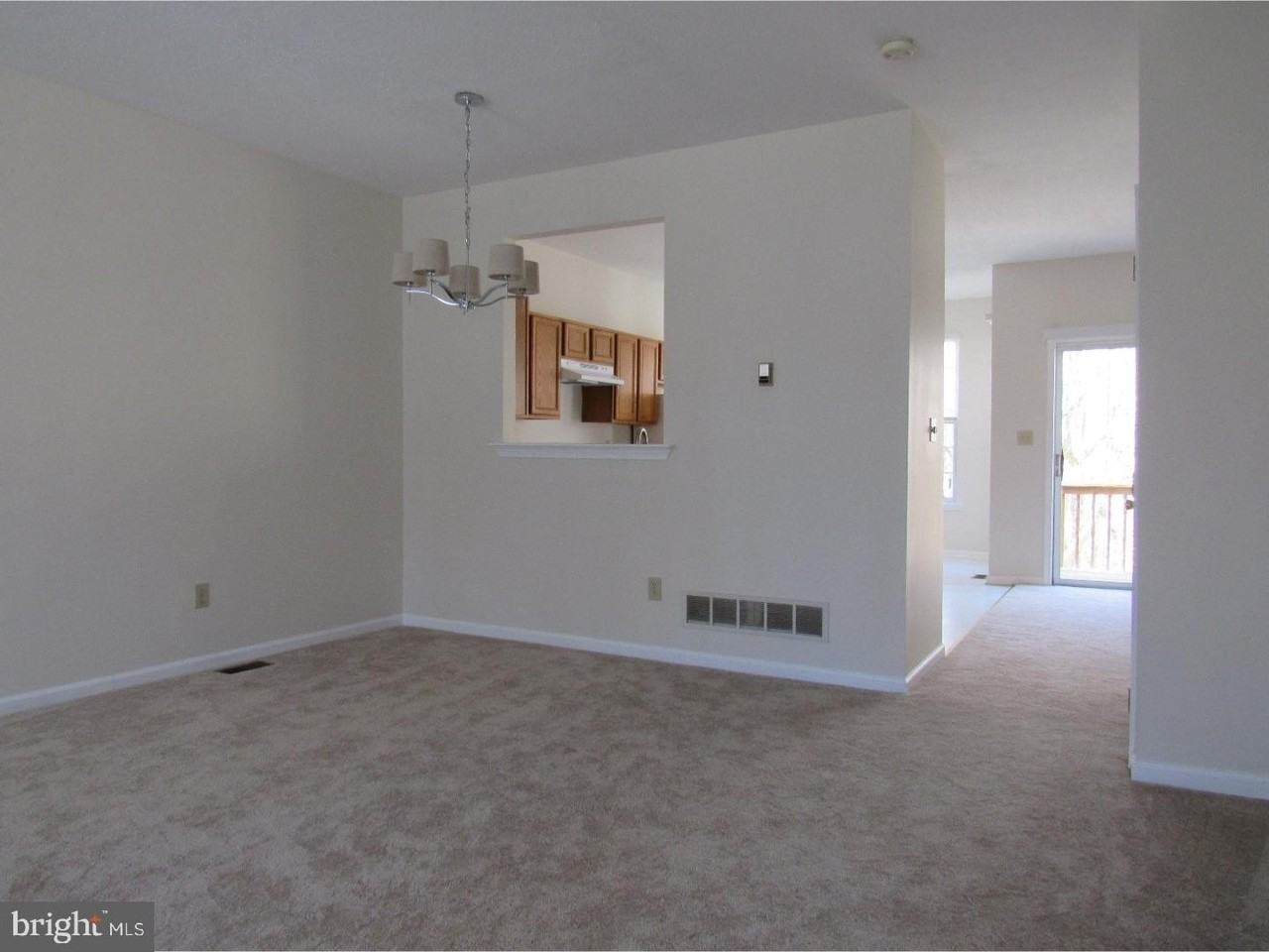 421 Woodstock Ln - Photo 3 of 20