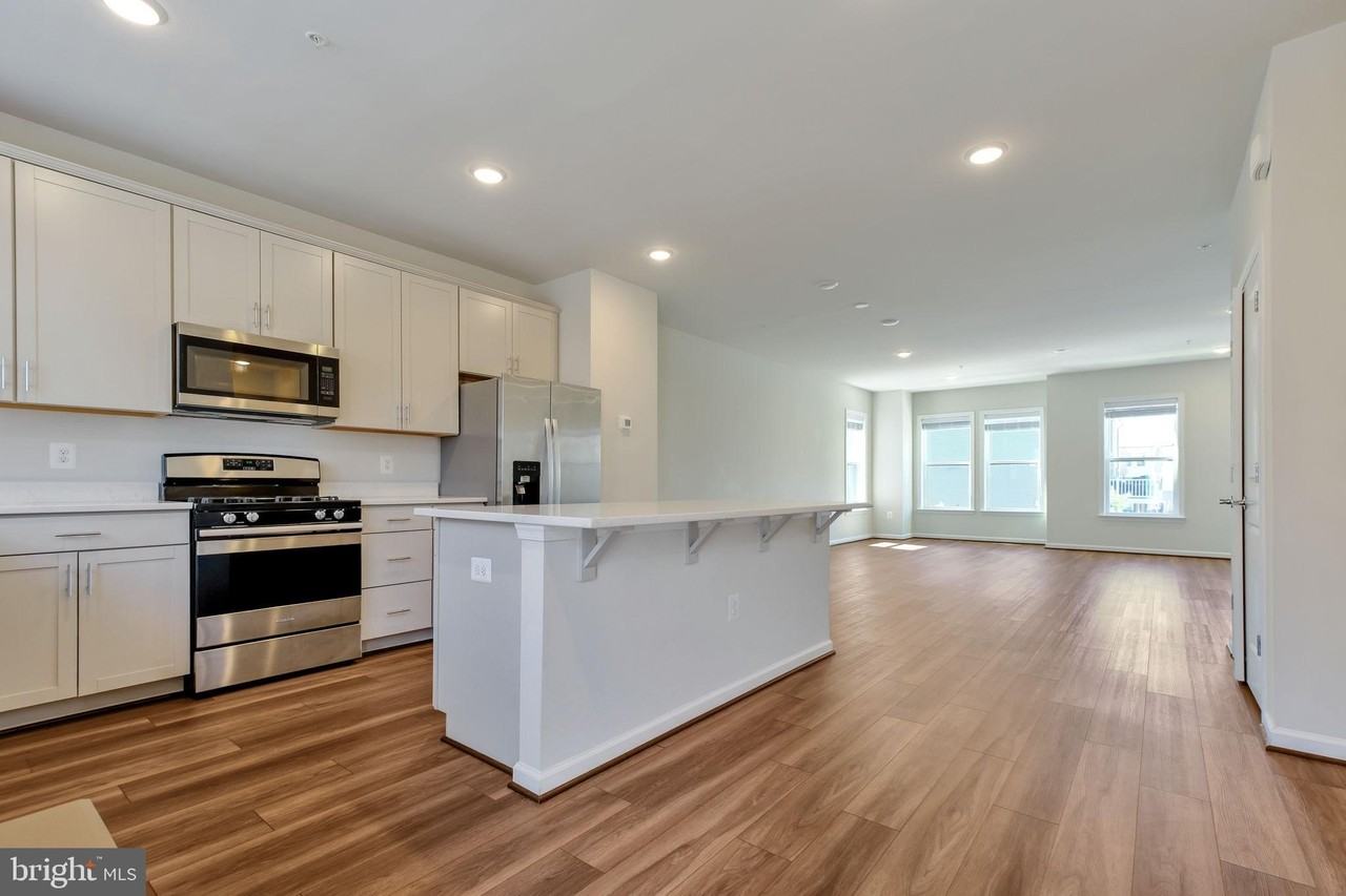 3336 Cormorant Dr - Photo 3 of 15